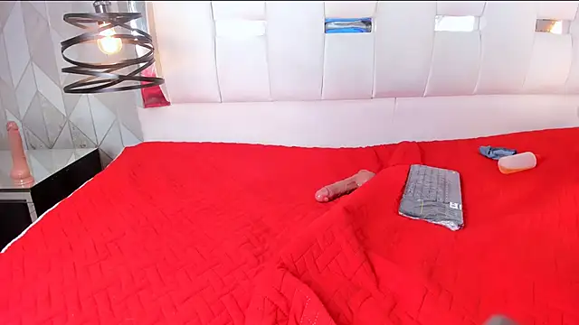 Snapshot of RileyThompson1 chatting on February 2025 09:40:02 AM RileyThompson1 online show from February 2025 09:40:02 AM