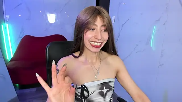 Snapshot of LilithCooperr_ chatting on June 2026 08:24:02 AM LilithCooperr online show from June 2026 08:24:02 AM