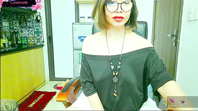 Miu-Le online show from October 2025 10:18:02 PM