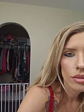 Snapshot of ellieconradxo chatting on July 2026 04:32:01 PM ellieconradxo online show from July 2026 04:32:01 PM