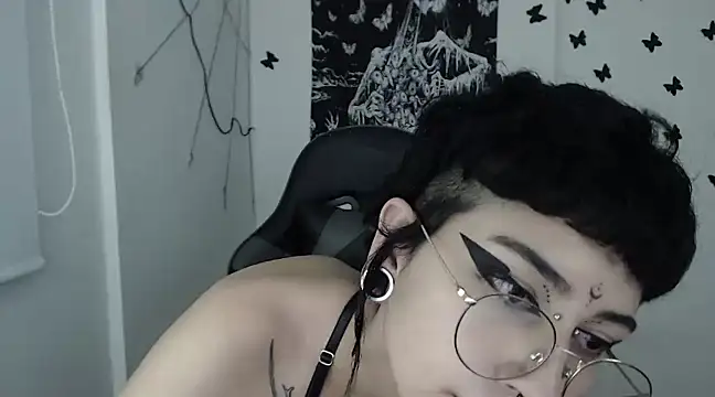 Snapshot of n0sferatus__ chatting on January 2025 07:57:01 AM n0sferatus   online show from January 2025 07:57:01 AM