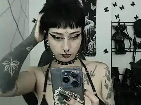 Snapshot of n0sferatus__ chatting on September 2025 02:37:01 AM n0sferatus   online show from September 2025 02:37:01 AM