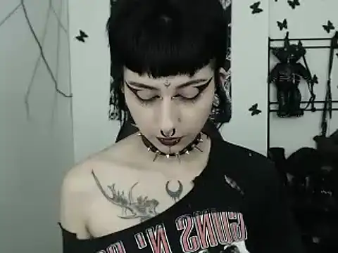 Snapshot of n0sferatus__ chatting on October 2025 03:13:02 AM n0sferatus   online show from October 2025 03:13:02 AM
