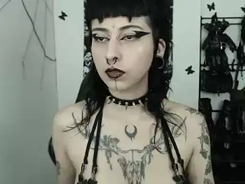 Snapshot of n0sferatus__ chatting on October 2025 02:42:02 AM n0sferatus   online show from October 2025 02:42:02 AM