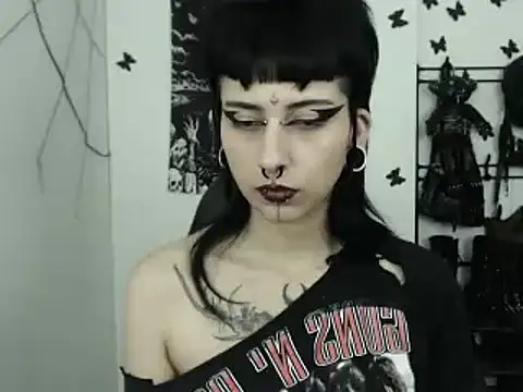 Snapshot of n0sferatus__ chatting on October 2025 03:14:02 AM n0sferatus   online show from October 2025 03:14:02 AM