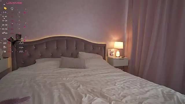  Moon  Shine  online show from March 2026 02:45:02 AM