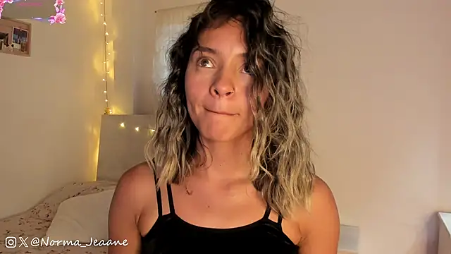 Snapshot of Norma-Jeaane chatting on January 2025 09:07:01 PM Norma-Jeaane online show from January 2025 09:07:01 PM