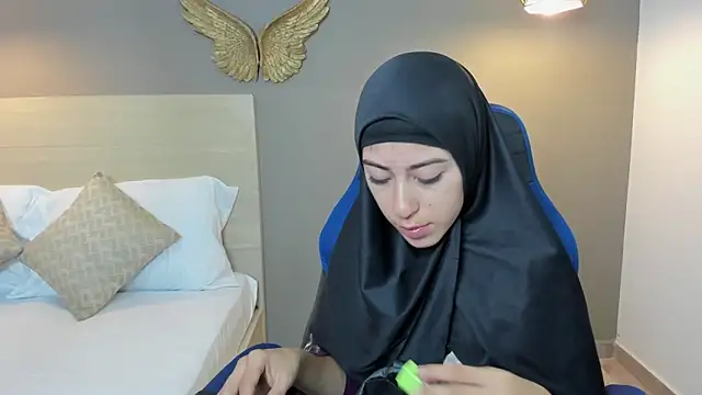 chaymae nah  online show from December 2024 03:14:02 AM