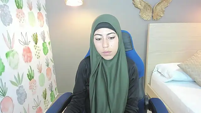 chaymae nah  online show from December 2024 02:15:02 AM