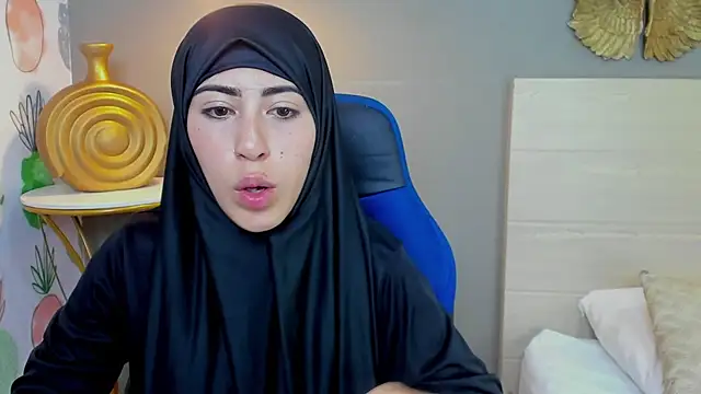 chaymae nah  online show from January 2025 08:25:02 AM