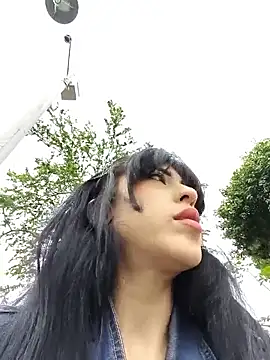 chaymae nah  online show from April 2026 07:07:02 PM