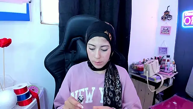 Snapshot of chaymae_nah_ chatting on April 2026 01:56:02 PM chaymae nah online show from April 2026 01:56:02 PM