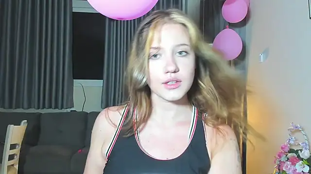 HanahCute online show from March 2025 08:33:02 PM