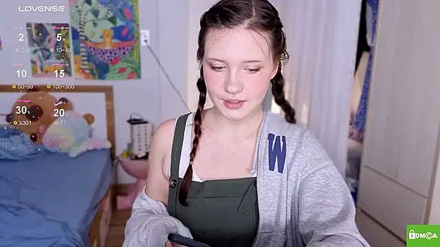 HanahCute online show from November 2025 02:24:01 AM