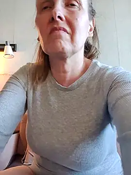 Evelina cute online show from April 2026 01:41:01 PM