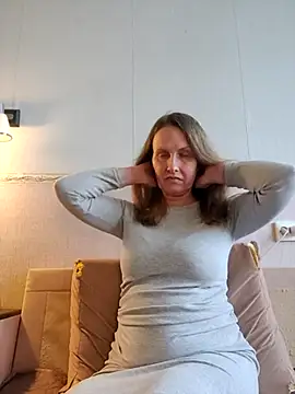 Evelina cute online show from April 2026 01:19:01 PM