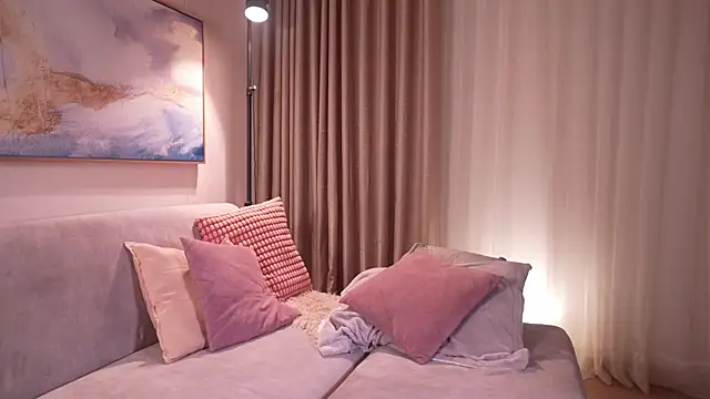 pauline  7 online show from October 2025 06:06:02 PM