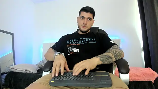 Teilor Creed online show from December 2025 07:10:01 PM