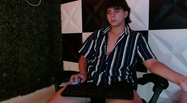 Snapshot of Dani_cumboy chatting on February 2025 05:51:02 AM Dani cumboy online show from February 2025 05:51:02 AM