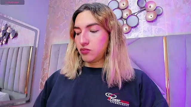 TomLondon  online show from January 2026 01:35:02 PM