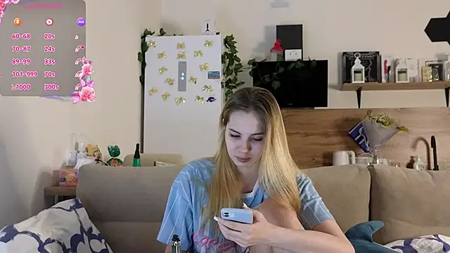 Snapshot of Girl_alone_home chatting on March 2025 01:39:01 AM Girl alone home online show from March 2025 01:39:01 AM