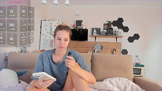 Snapshot of Girl_alone_home chatting on September 2025 03:41:02 AM Girl alone home online show from September 2025 03:41:02 AM