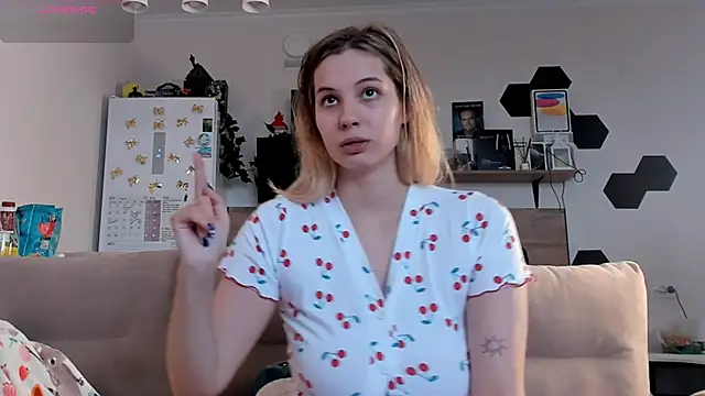 Snapshot of Girl_alone_home chatting on June 2026 02:06:02 PM Girl alone home online show from June 2026 02:06:02 PM