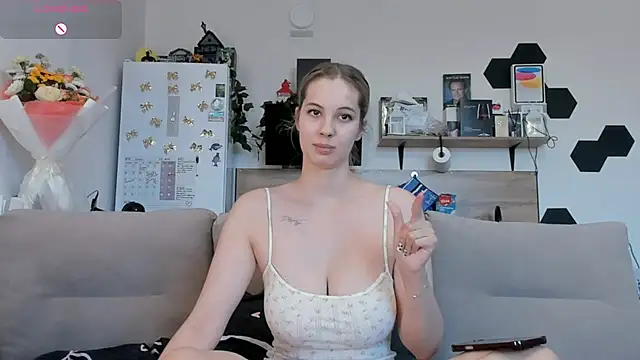 Snapshot of Girl_alone_home chatting on July 2026 03:18:01 PM Girl alone home online show from July 2026 03:18:01 PM
