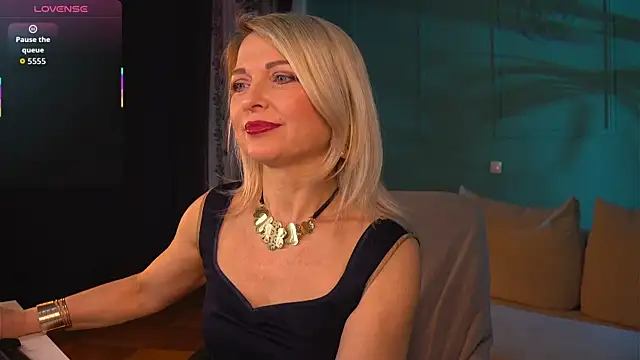 Gloria Lovely online show from April 2026 11:19:01 AM