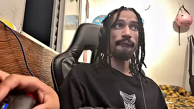 Snapshot of hotcamboy420 chatting on February 2025 06:12:01 AM hotcamboy420 online show from February 2025 06:12:01 AM