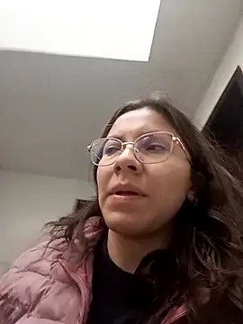 Snapshot of karlamorris_ chatting on February 2025 01:15:02 PM karlamorris online show from February 2025 01:15:02 PM