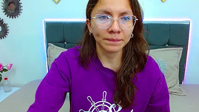 Snapshot of karlamorris_ chatting on February 2025 01:32:01 PM karlamorris online show from February 2025 01:32:01 PM