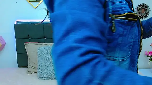 Snapshot of karlamorris_ chatting on February 2025 08:53:02 PM karlamorris online show from February 2025 08:53:02 PM