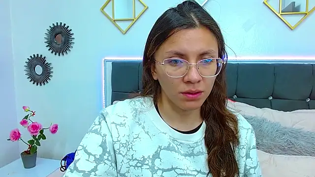 Snapshot of karlamorris_ chatting on March 2025 02:32:02 PM karlamorris online show from March 2025 02:32:02 PM