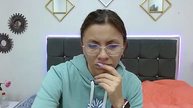 Snapshot of karlamorris_ chatting on March 2025 02:12:01 PM karlamorris online show from March 2025 02:12:01 PM