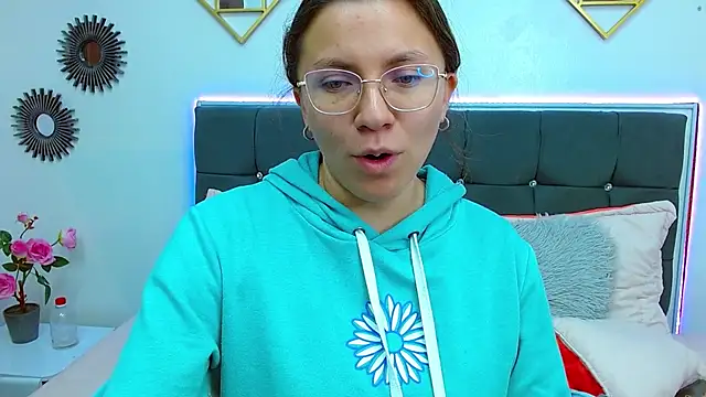 Snapshot of karlamorris_ chatting on March 2025 01:46:02 PM karlamorris online show from March 2025 01:46:02 PM