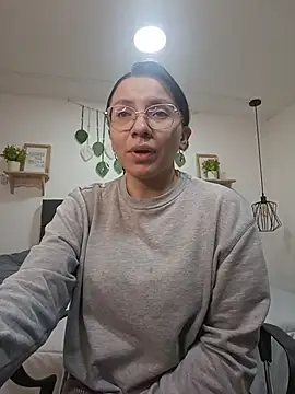 Snapshot of karlamorris_ chatting on October 2025 01:59:02 PM karlamorris online show from October 2025 01:59:02 PM