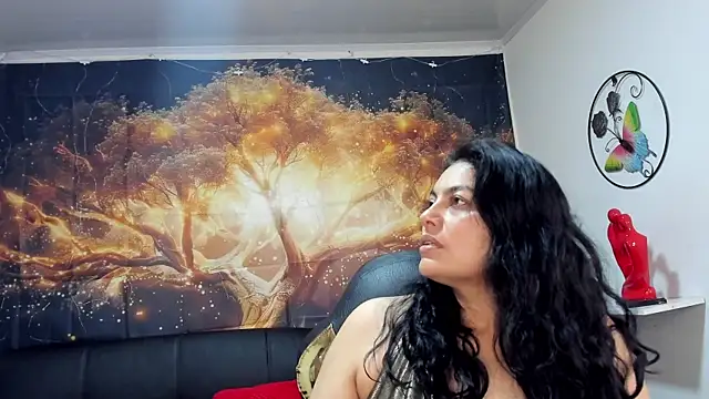 Snapshot of Lust_Mom41 chatting on December 2024 03:17:01 PM Lust Mom41 online show from December 2024 03:17:01 PM