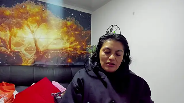 Snapshot of Lust_Mom41 chatting on December 2024 11:31:02 AM Lust Mom41 online show from December 2024 11:31:02 AM