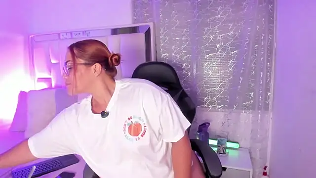 LeahxBarker online show from April 2026 10:40:02 PM