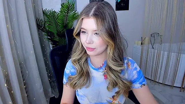 FollowLovee online show from February 2025 07:57:02 PM