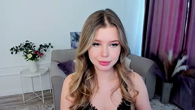 FollowLovee online show from September 2025 12:09:01 PM