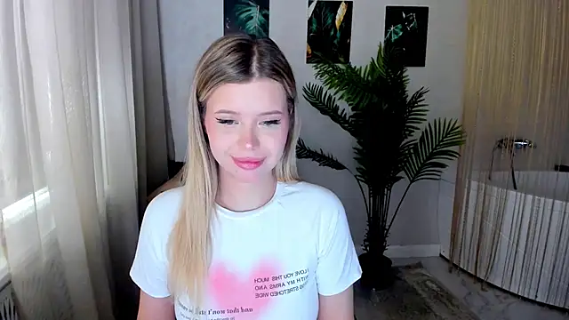 FollowLovee online show from June 2026 03:56:02 AM