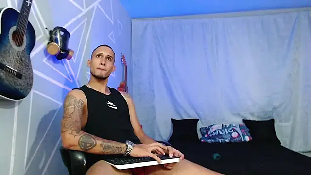 MagnusFrost online show from February 2025 01:25:02 AM