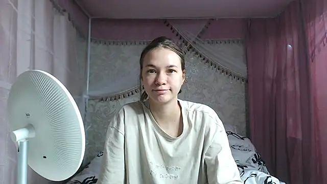 leila bambi  online show from November 2025 12:49:01 PM