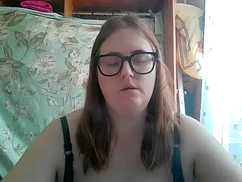 Snapshot of DesireMelissa chatting on June 2026 05:53:01 AM DesireMelissa online show from June 2026 05:53:01 AM