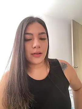 Latina vanessa online show from January 2025 08:00:01 PM