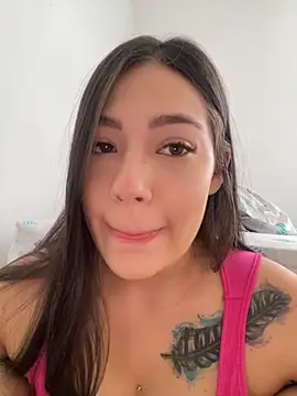 Latina vanessa online show from October 2025 02:04:02 PM