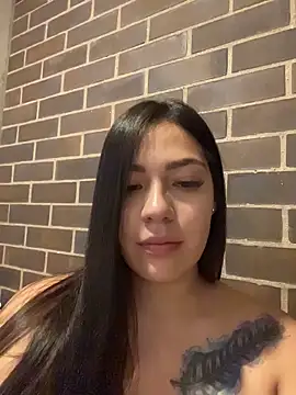 Snapshot of Latina_vanessa chatting on May 2026 05:47:02 AM Latina vanessa online show from May 2026 05:47:02 AM