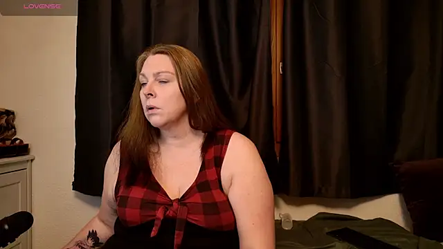 Snapshot of Big_Beautiful_MILF chatting on February 2025 07:42:02 PM Big Beautiful MILF online show from February 2025 07:42:02 PM